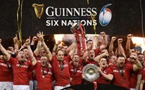 Francis helps Wales to Grand Slam
